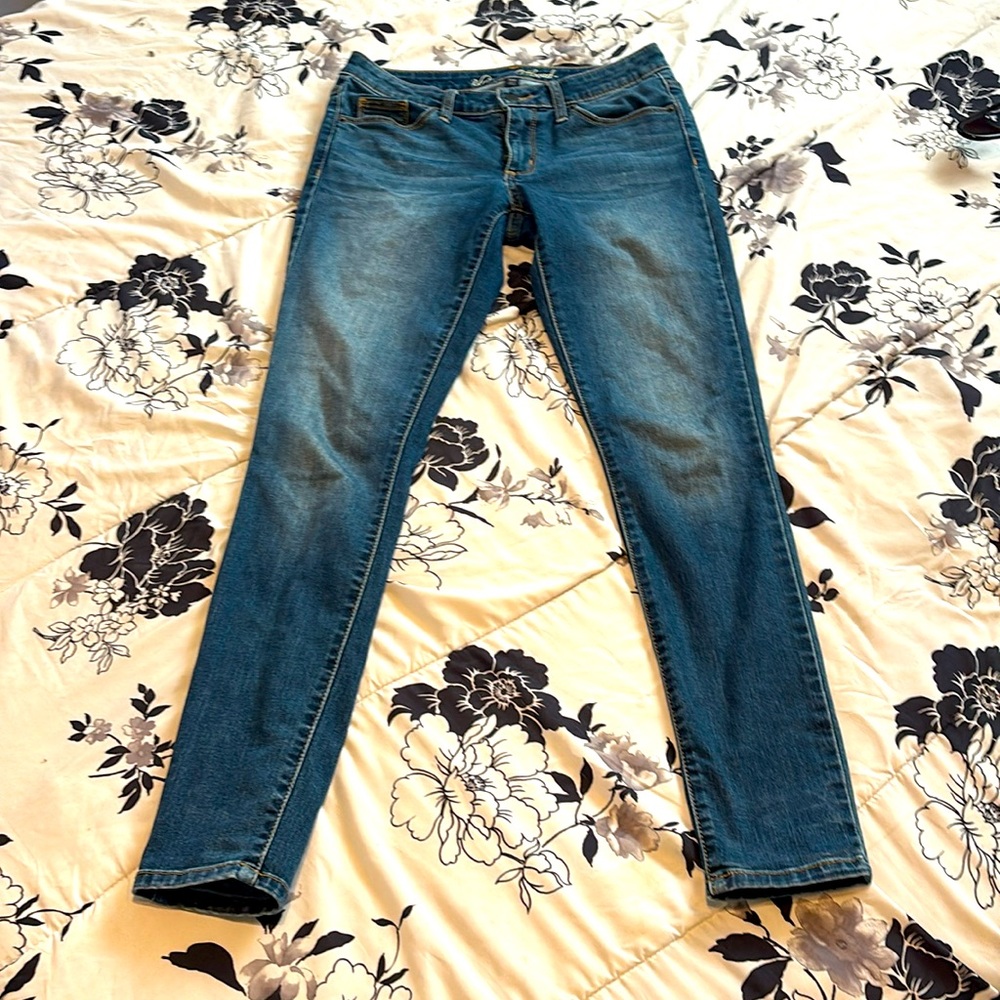 Universal bread women’s jeans size 2 with a 26 inch inseam, skinny jean